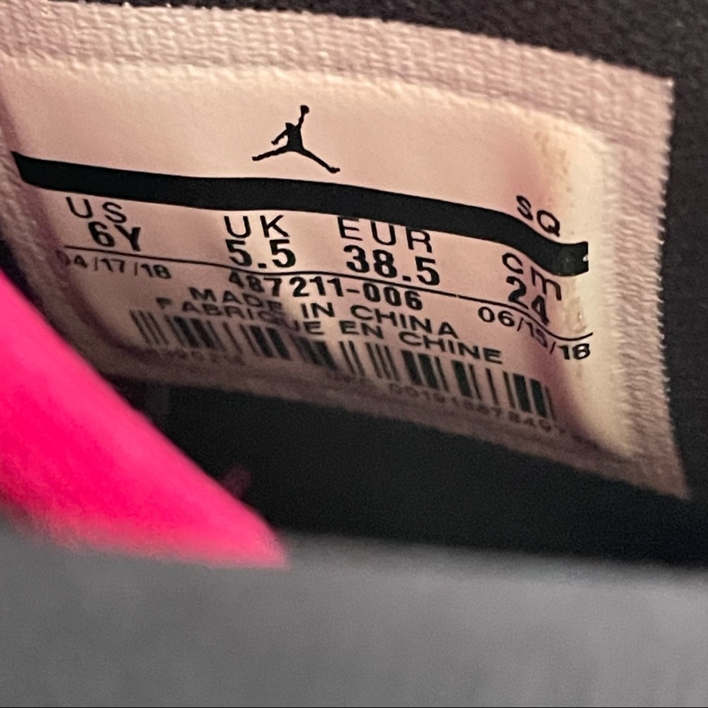 BNIB girl’s Jordan 10 in smoke grey and pink!  Size 6. - Picture 6 of 7